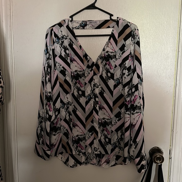 Jennifer Lopez blouse - Picture 2 of 2